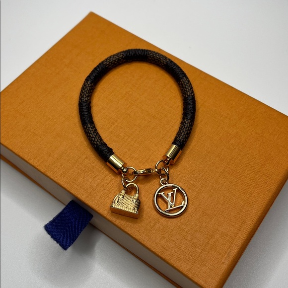 Elegant Gold and Brown Charm Bracelet - Picture 6 of 8